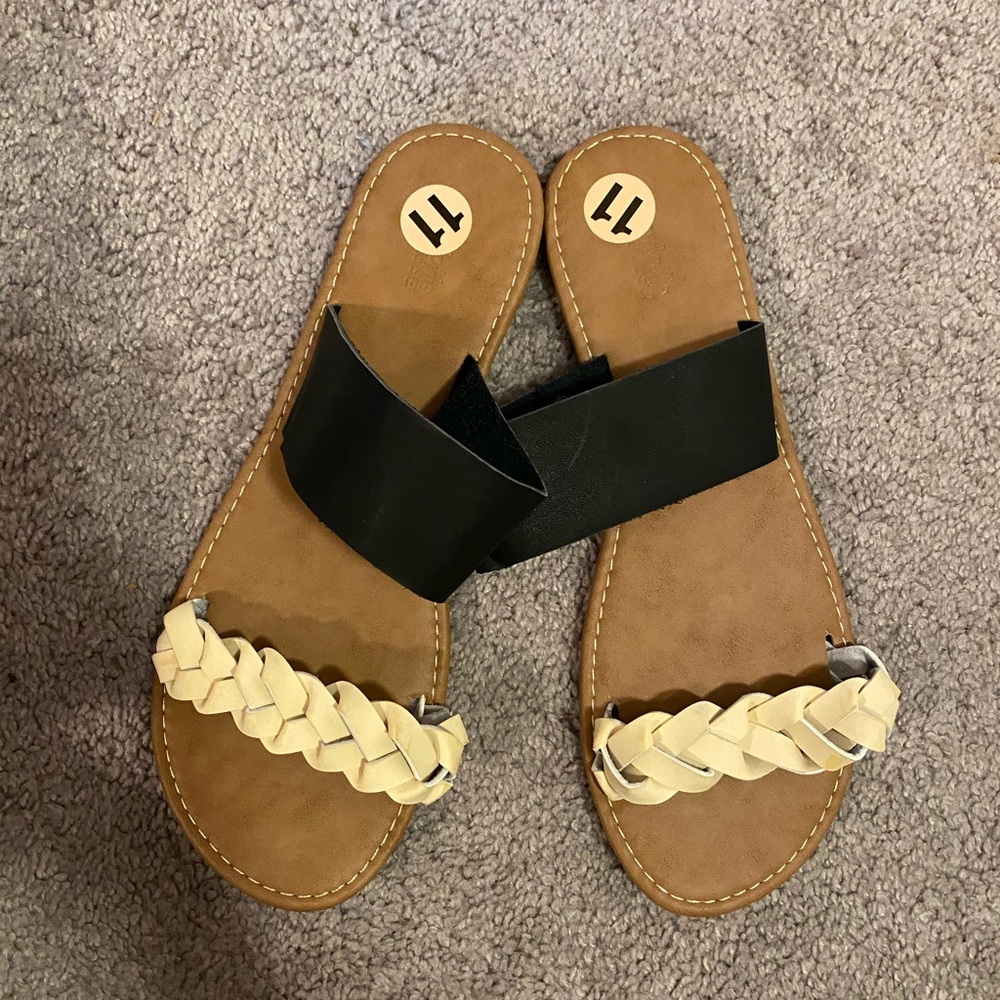 Size 11 Sandals✨